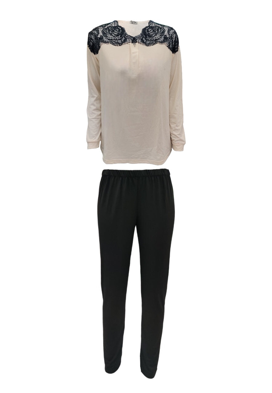 Amadine pigiama dettagli in pizzo