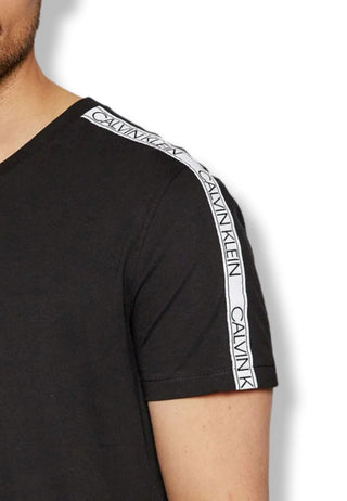 t-shirt calvin klein black side logo band